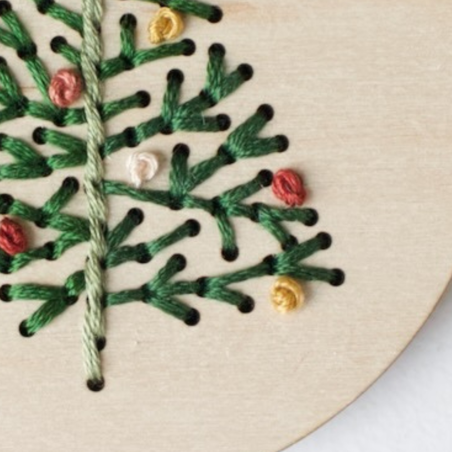 The HNB House - Christmas Tree Ornament Embroidery DIY Kit